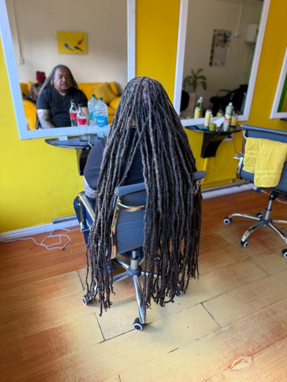 Wash and retwist service