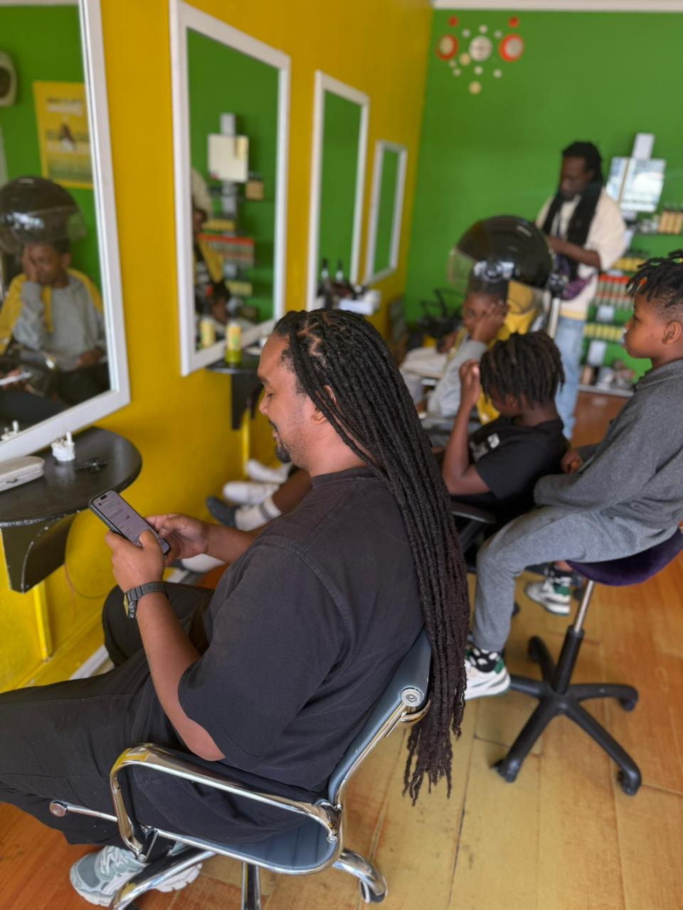 Wash and retwist service